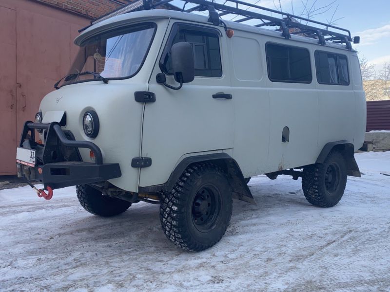 Сотрудники Владимирстата совместно с предпринимателями передали автомобиль для нужд российских военных в зоне СВО